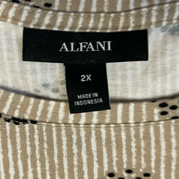 ALFANI Top - Size 2X - Picture 3 of 11